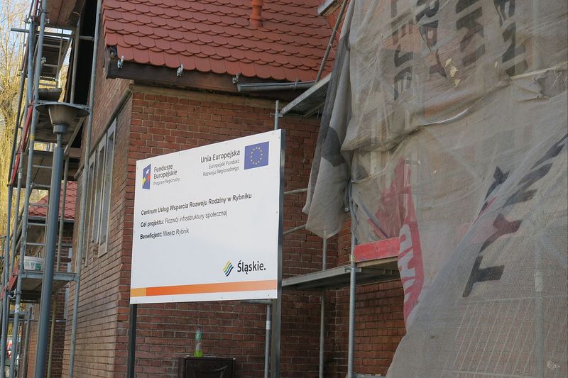 Rybnik: dawne budynki szpitalne w remoncie