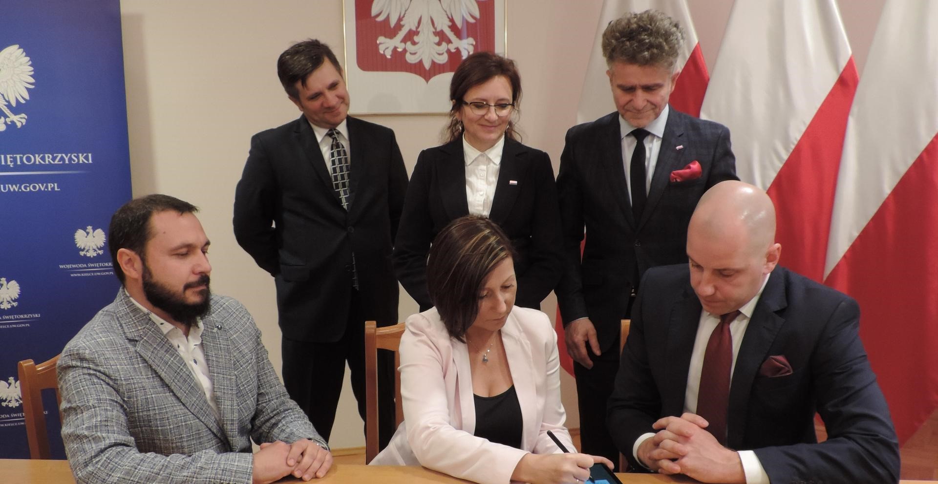 Starachowice: umowa ws. SOR podpisana elektronicznie
